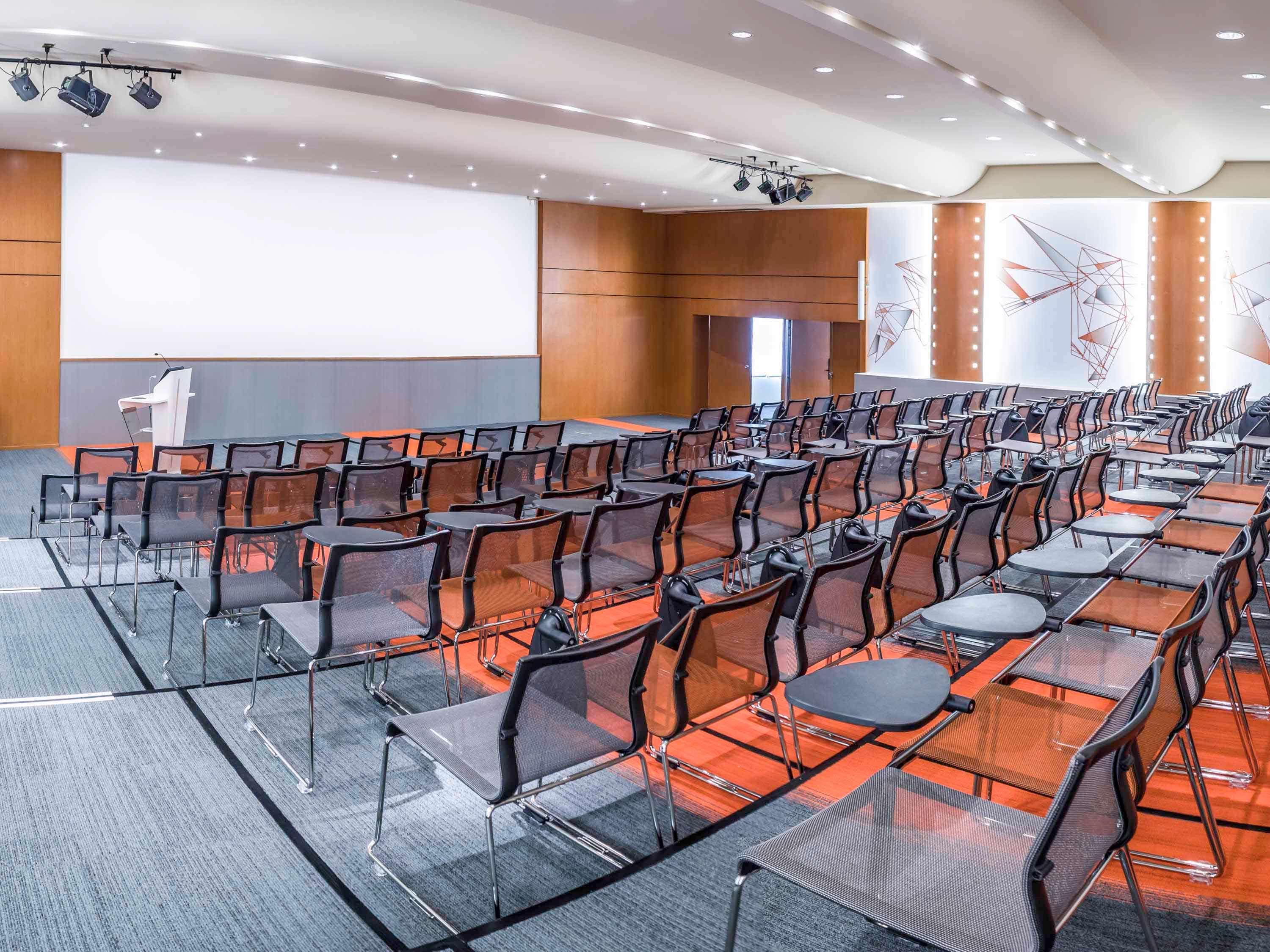 Novotel Paris Rueil Malmaison Ngoại thất bức ảnh