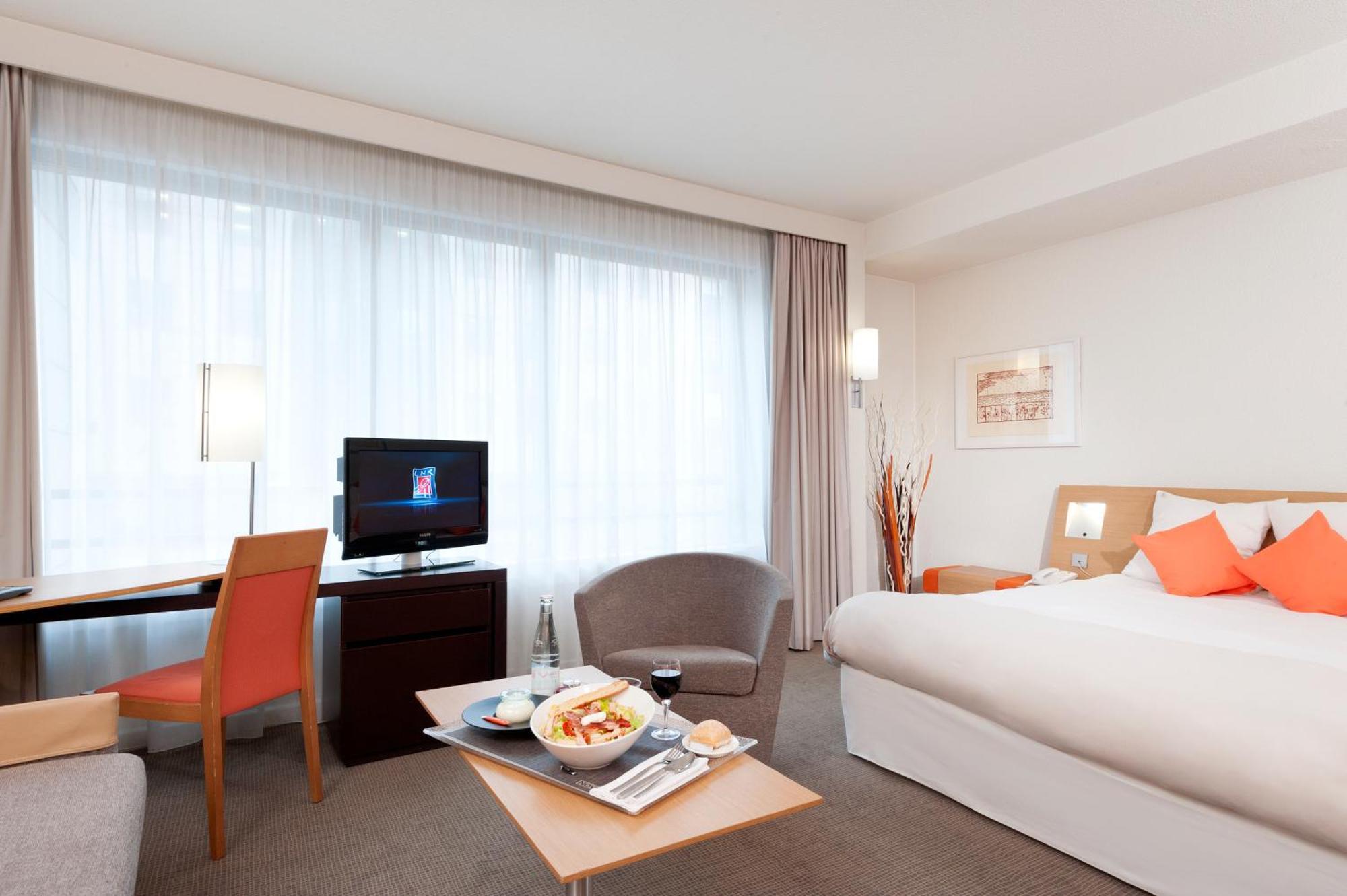 Novotel Paris Rueil Malmaison Ngoại thất bức ảnh