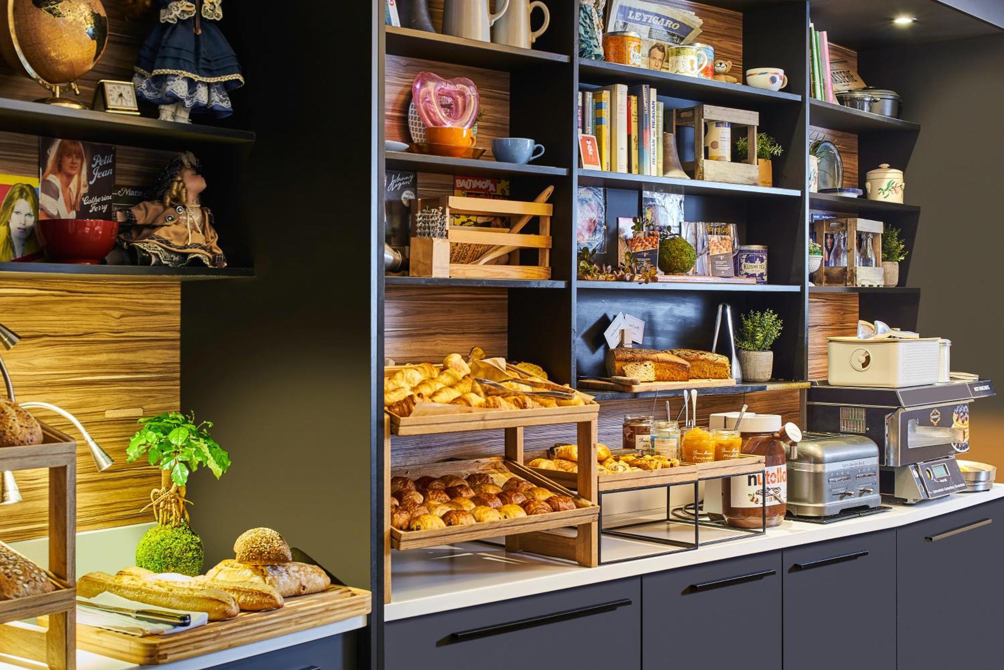Novotel Paris Rueil Malmaison Ngoại thất bức ảnh