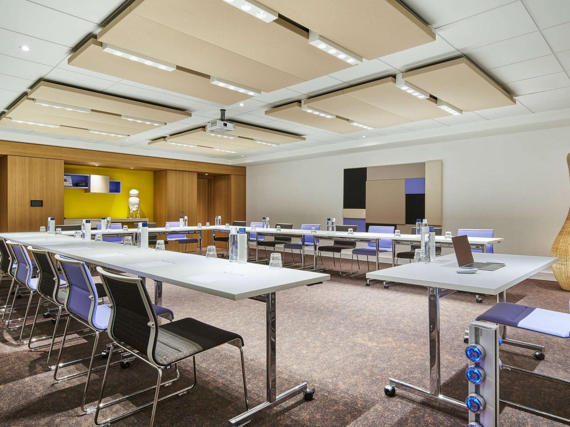 Novotel Paris Rueil Malmaison Ngoại thất bức ảnh