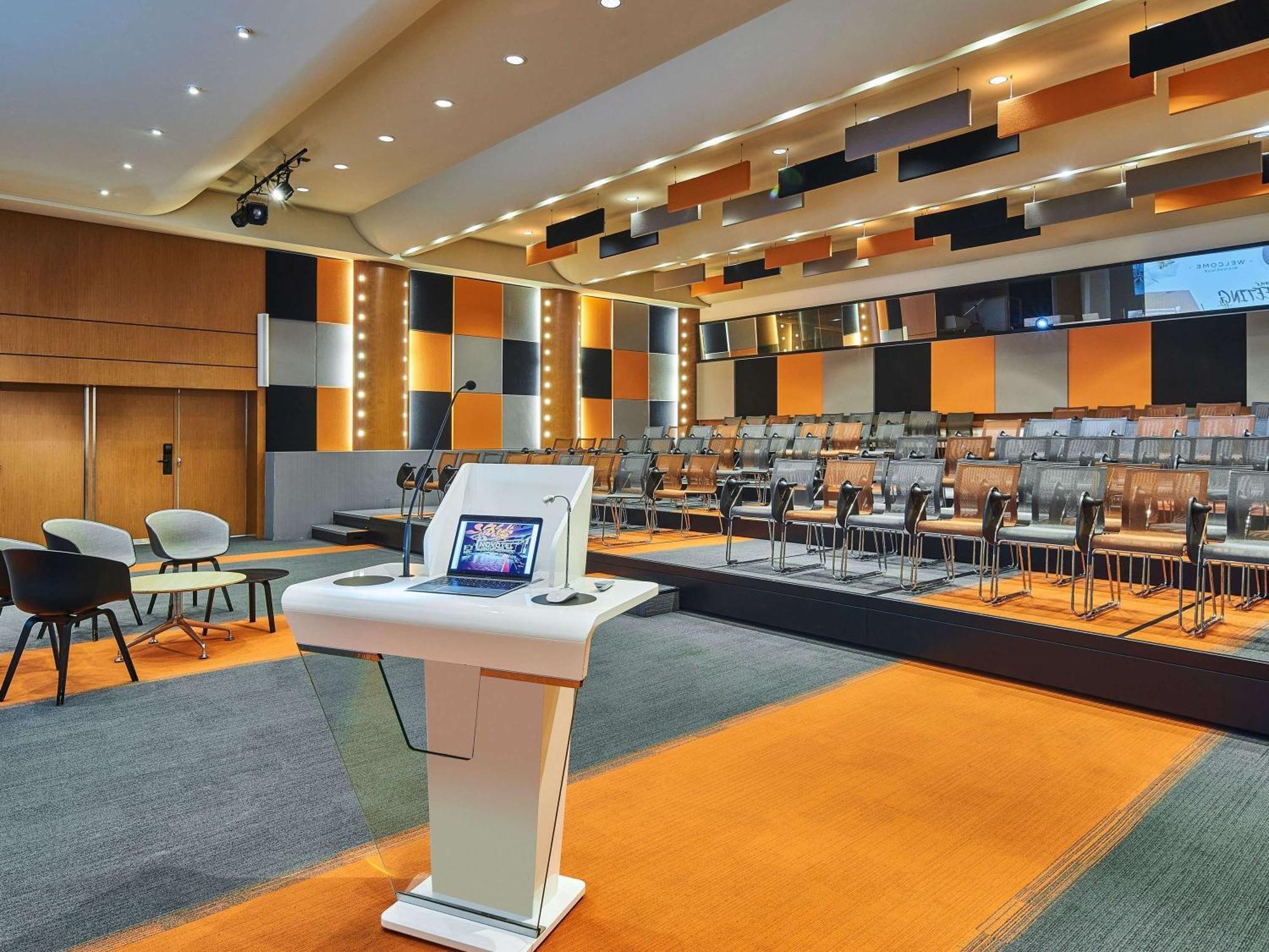 Novotel Paris Rueil Malmaison Ngoại thất bức ảnh