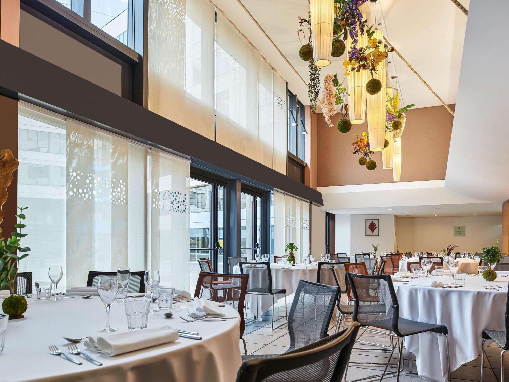 Novotel Paris Rueil Malmaison Ngoại thất bức ảnh